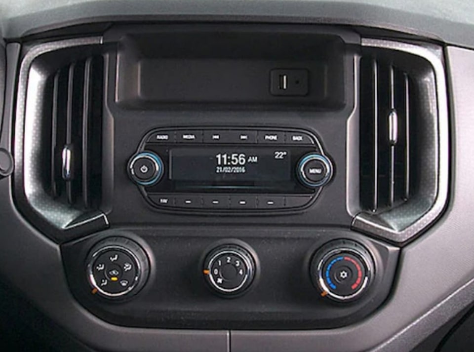 Rádio com MP3 player Bluetooth e entrada USB da picape Chevrolet S10 Cabine Simples